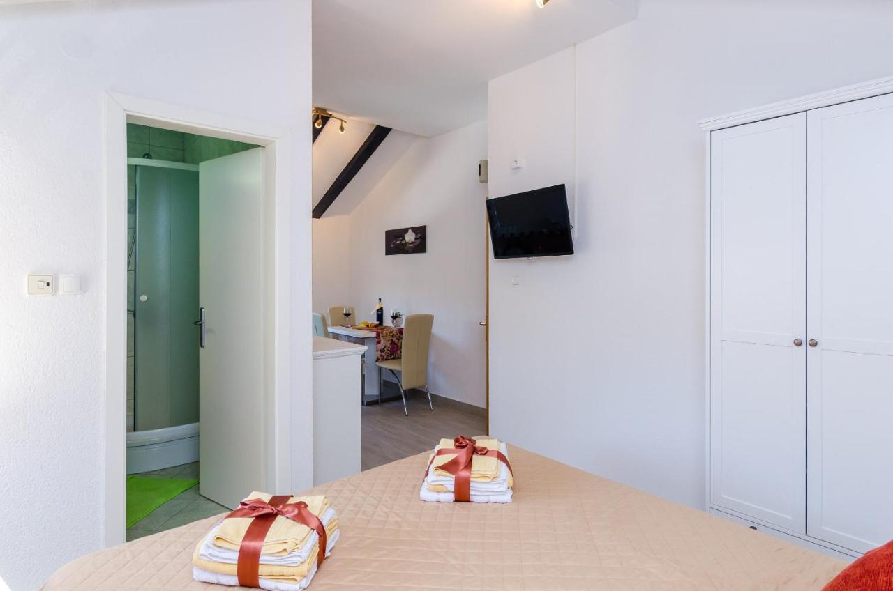 Apartments Melany Slano Eksteriør billede